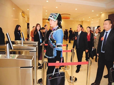 兩會(huì)"刷臉"入場(chǎng)，首次采用的測(cè)溫型人臉閘機(jī)進(jìn)行體溫檢測(cè)及身份識(shí)別 哪家好？?jī)r(jià)格怎么樣？代理招商，生產(chǎn)廠家，價(jià)格，哪家好，多少錢，品牌，報(bào)價(jià)，廠家，哪個(gè)公司好 