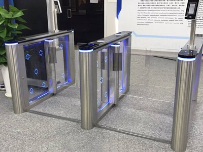 加油站啟用路可路美人臉識別閘機，助力散裝汽油安全管理 哪家好？價格怎么樣？代理招商，生產(chǎn)廠家，價格，哪家好，多少錢，品牌，報價，廠家，哪個公司好 