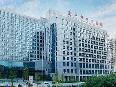 遂寧市中心醫(yī)院精神病院區(qū) 哪家好？價格怎么樣？代理招商，生產廠家，價格，哪家好，多少錢，品牌，報價，廠家，哪個公司好 進入遂寧市中心醫(yī)院皮膚病院區(qū)，患者僅需要打開手機，出示天府健康碼在通道閘機的健康碼掃碼窗口上"晃一下"，一聲滴聲提示，便完成了就診患者的天府健康碼核驗，與此同時，位于通道閘機上的極速測溫裝置已悄然完成了對通行者的靜默測溫及口罩佩戴檢測，系統自動判定通行者健康碼狀態(tài)、體溫及口罩佩戴情況，如果為綠碼且體溫正常，并佩戴了口罩，閘機系統將自動打開閘門引領患者通行。如果存在黃碼、紅碼或體溫異常，系統將進行告警提示；如果就診人員未佩戴口罩，健康碼通道閘機將友好“提醒”，直到就診人員佩戴好口罩。