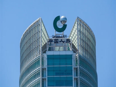 四川省,成都市金融保險健康碼,測溫,人臉識別,閘機%%健康碼%%人臉%%測溫中國人壽保險股份有限公司測溫閘機,健康碼核驗,FS200A 哪家好？價格怎么樣？代理招商，生產廠家，價格，哪家好，多少錢，品牌，報價，廠家，哪個公司好 中國人壽保險股份有限公司是國內國有特大型金融保險企業(yè)公司，也是國內壽險行業(yè)的龍頭企業(yè)，總部設在北京。為了應對高發(fā)的疫情，中國人壽保險股份有限公司四川省分公司在國內金融保險行業(yè)率先采用具有健康碼核驗功能的人臉識別測溫通道閘管控系統，對進出大樓的人員進行健康碼綠碼、黃碼、紅碼篩查，自動體溫監(jiān)測、口罩佩戴提醒服務。實現工作人員“0接觸”、“0感染”、“0滯留”人員防控檢查。
