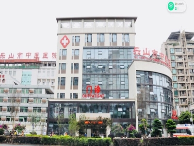 防疫快訊：四川省樂(lè)山中醫(yī)院采用路可路美天府健康碼人臉測(cè)溫通道閘機(jī) 哪家好？?jī)r(jià)格怎么樣？代理招商，生產(chǎn)廠家，價(jià)格，哪家好，多少錢，品牌，報(bào)價(jià)，廠家，哪個(gè)公司好 